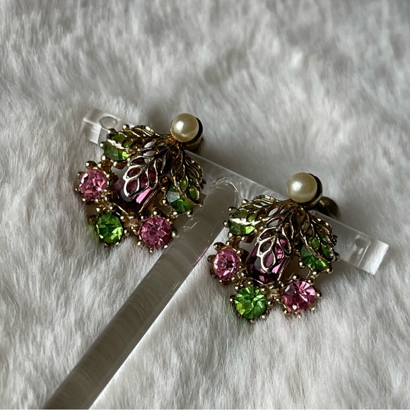 VTG|Floral Screw Back Pearls Pink Green Crystals Rhinestones Three Leaf Earrings - Picture 10 of 11